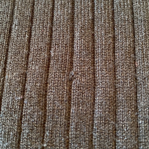 Free with a Bundle - Merona black ribbed scoopneck sweater Size Medium - Picture 13 of 13